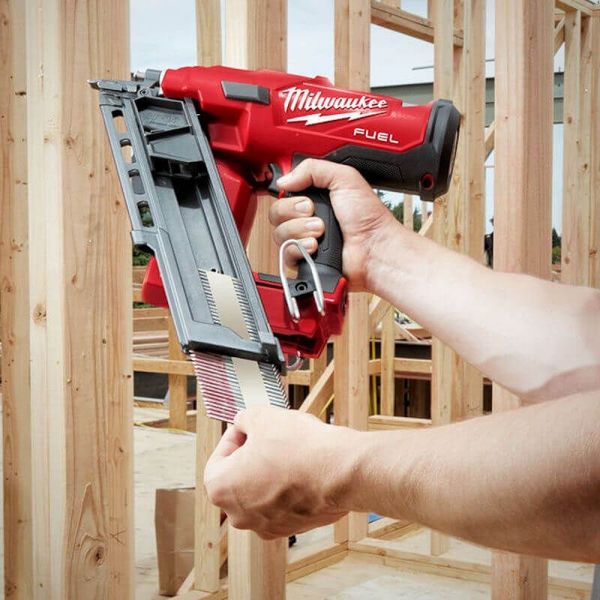 Milwaukee Nails with a D-Type Head for M18 FFN 7.4x2.8 4000 pcs