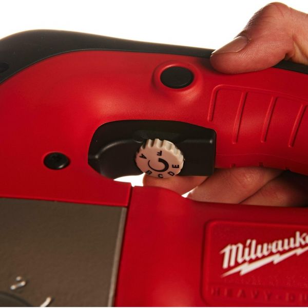 Milwaukee JSPE 135 TX Pendulum Jigsaw 750 W in Transport Case