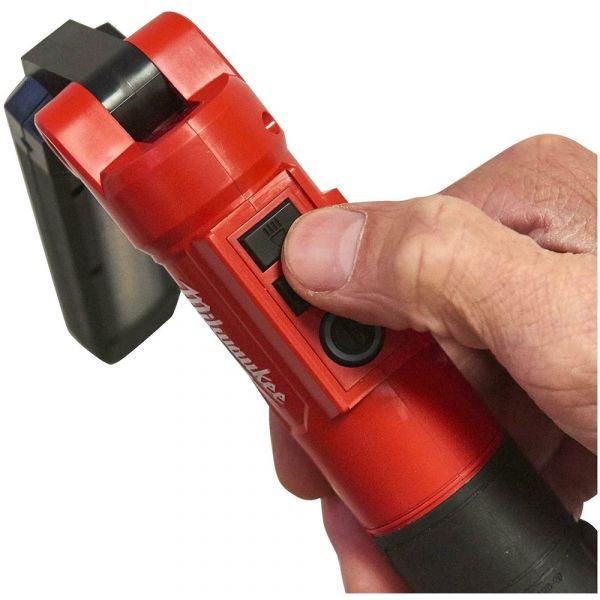 Milwaukee L4 SL550-301 USB Rechargeable Battery Bar Torch 550 Lumens (integrated 3.0Ah battery)