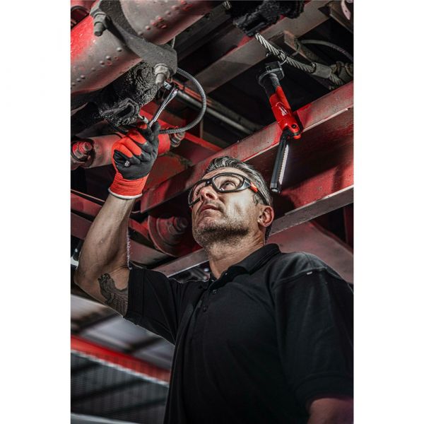 Milwaukee L4 SL550-301 USB Rechargeable Battery Bar Torch 550 Lumens (integrated 3.0Ah battery)