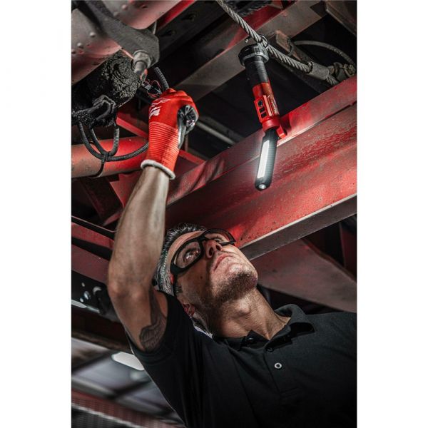 Milwaukee L4 SL550-301 USB Rechargeable Battery Bar Torch 550 Lumens (integrated 3.0Ah battery)