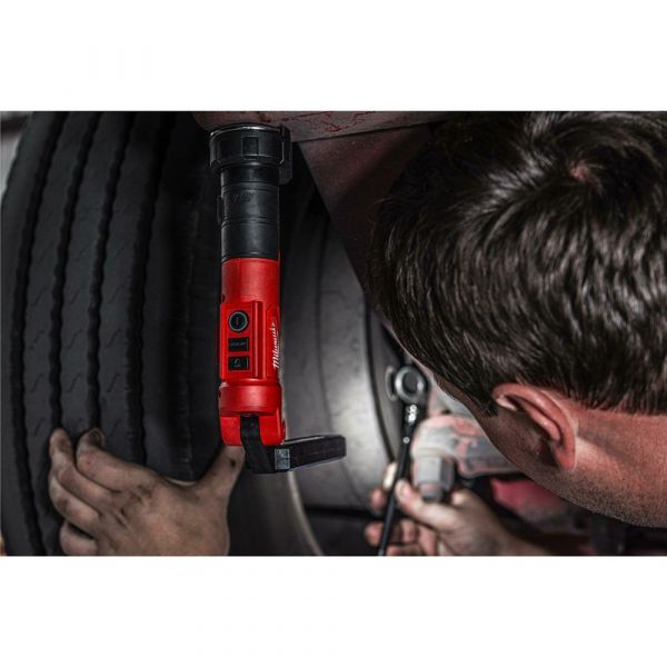 Milwaukee L4 SL550-301 USB Rechargeable Battery Bar Torch 550 Lumens (integrated 3.0Ah battery)