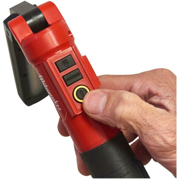 Milwaukee L4 SL550-301 USB Rechargeable Battery Bar Torch 550 Lumens (integrated 3.0Ah battery)Milwaukee L4 SL550-301 USB Rechargeable Battery Bar Torch 550 Lumens (integrated 3.0Ah battery)