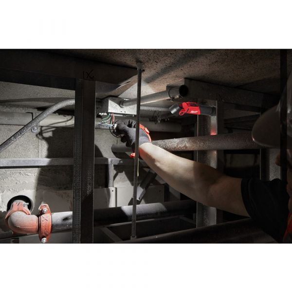 Milwaukee L4 PWL-301 Trueview USB Rechargeable Work Lamp with Swivel Head (integrated 3.0Ah battery)