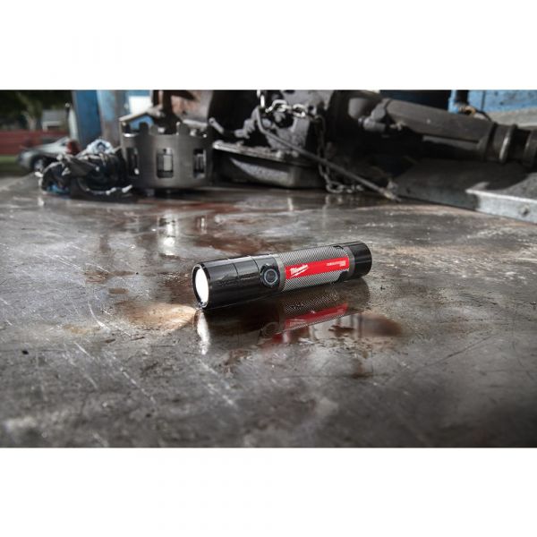 Milwaukee L4 FMLED-301 USB Rechargeable Torch 800 Lumens (integrated 3.0Ah battery)