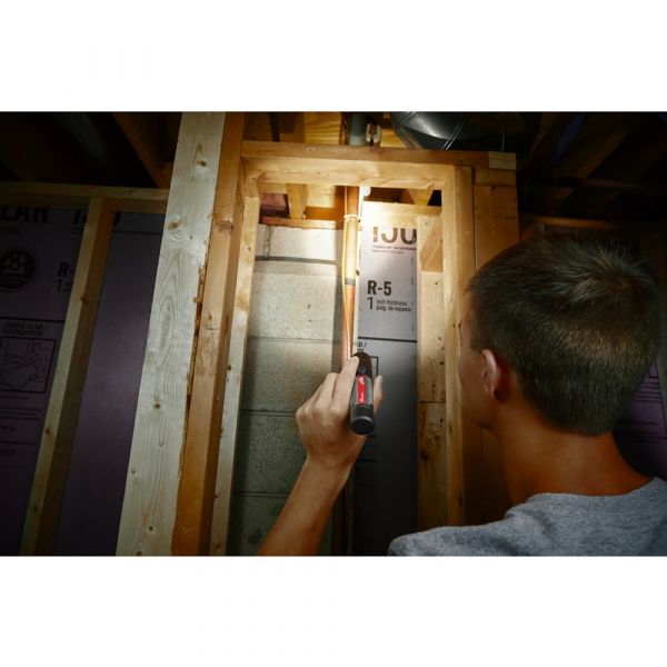 Milwaukee L4 FMLED-301 USB Rechargeable Torch 800 Lumens (integrated 3.0Ah battery)