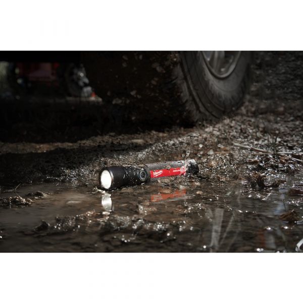 Milwaukee L4 FMLED-301 USB Rechargeable Torch 800 Lumens (integrated 3.0Ah battery)