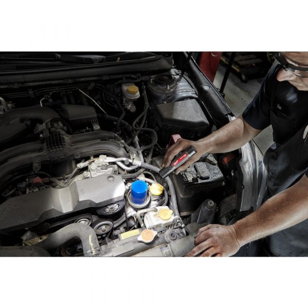 Milwaukee L4 FMLED-301 USB Rechargeable Torch 800 Lumens (integrated 3.0Ah battery)