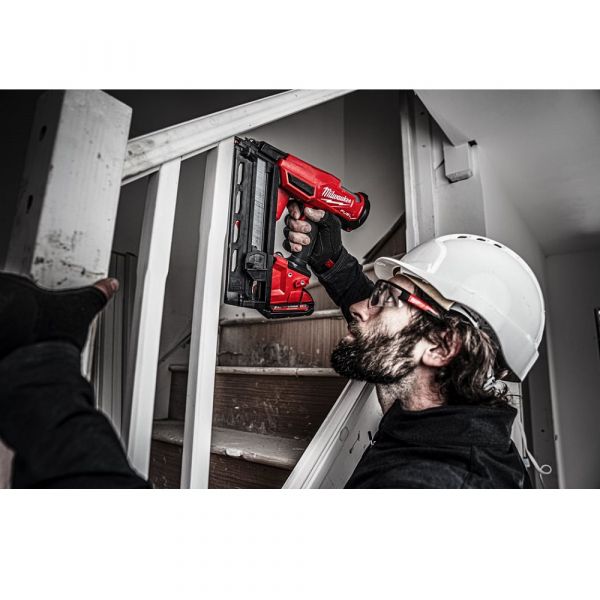 Milwaukee - M18 FN16GA-0X Fuel 16 GA Angled Nail Finish Nailer 2-Mode