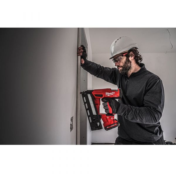 Milwaukee - M18 FN16GA-0X Fuel 16 GA Angled Nail Finish Nailer 2-Mode