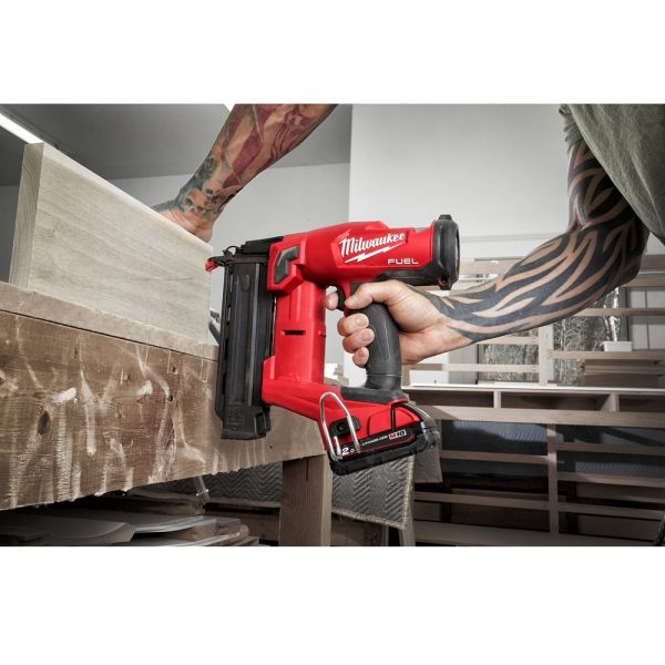 Milwaukee - M18 FN18GS-202X Fuel 18 GS Finish Nailer