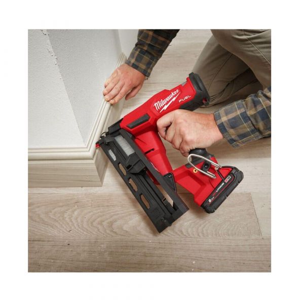 Milwaukee - M18 FN16GA-0X Fuel 16 GA Angled Nail Finish Nailer 2-Mode